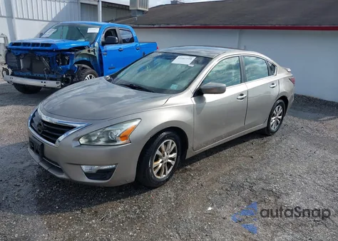 2015 Nissan Altima 2.5 S z USA, uszkodzony, nr VIN 1N4AL3AP1FC134599